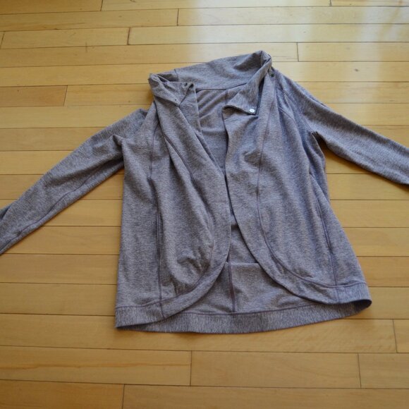 Lululemon Rulu Rally Wrap Size 12 - Picture 2 of 13
